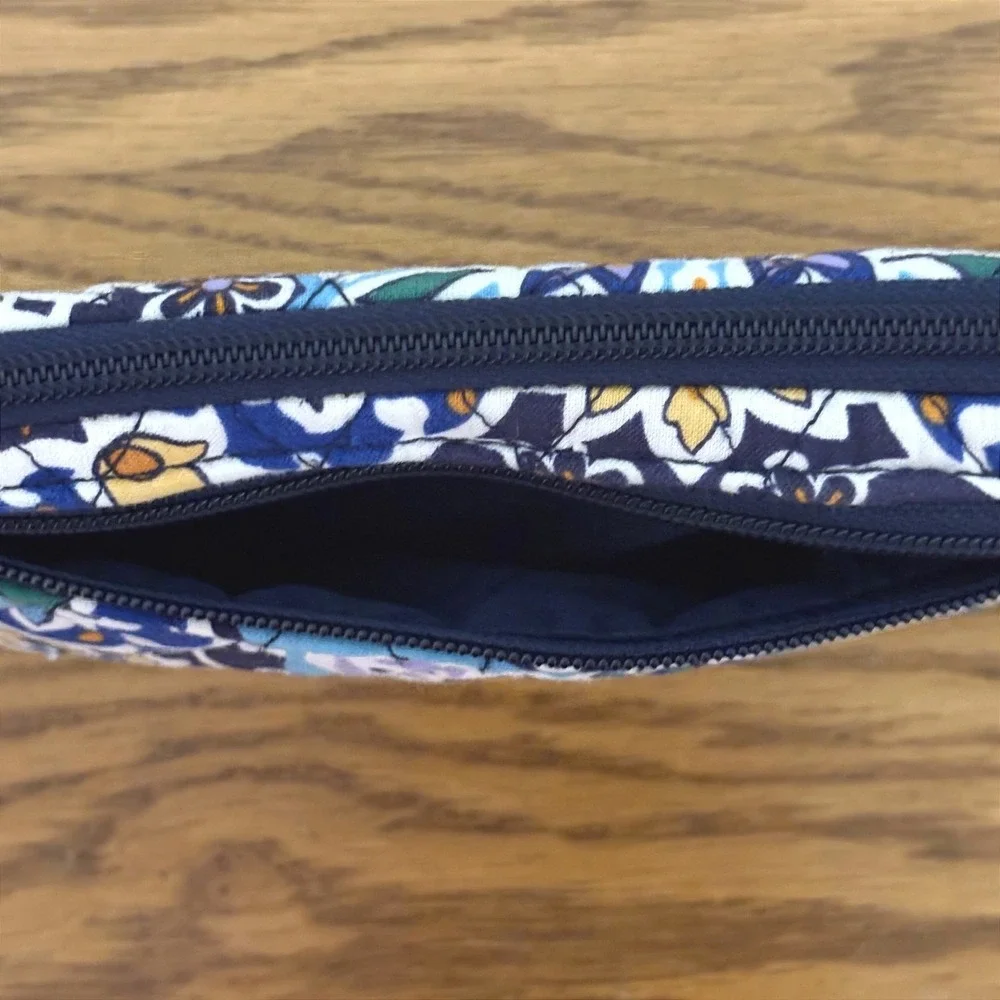 Vera Bradley RFID Quilted Cotton Wristlet Wallet Blue Yellow Medallion‎ Floral